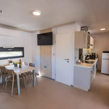 Holiday home Xl Premium Mobile Ivatti&attiva 80 M From The - Camp Heron Island