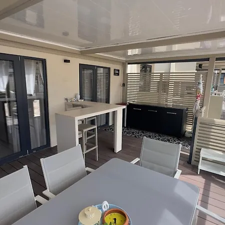 Xl Premium Mobile Ivatti&attiva 80 M From The - Camp Heron Island